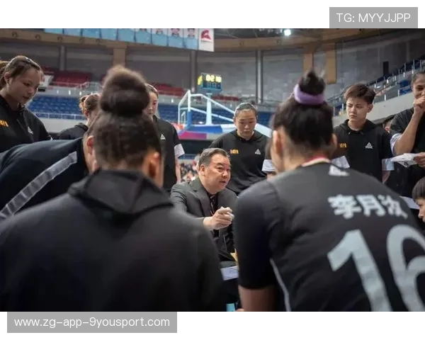 女篮联防快速形成堵截对手进攻路线