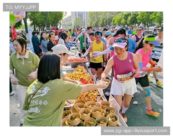 世界马拉松赛事补给站技术升级示范视频发布，马拉松补给站一般提供什么吃的东西